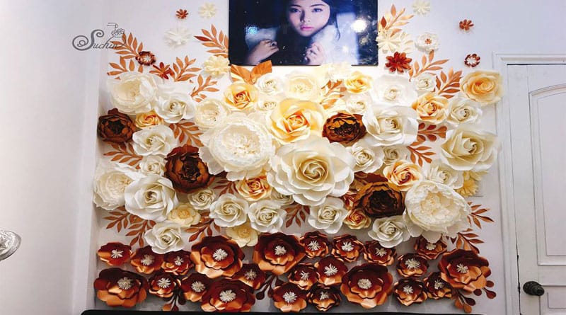 Ưu điểm khi sử dụng dịch vụ thuê backdrop hoa giấy