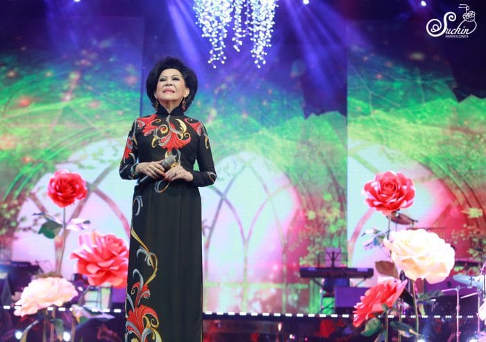Tết Vạn Lộc 2018- Bông hồng cài áo danh ca Giao Linh