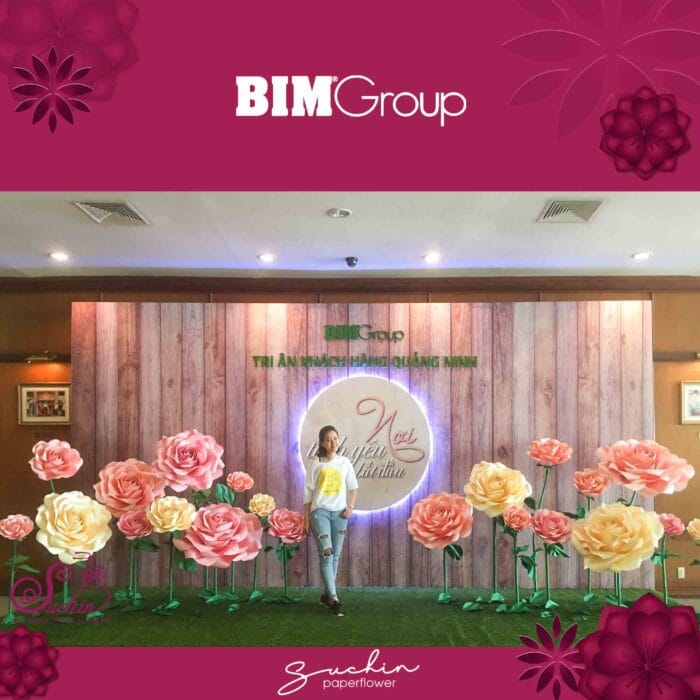 CHỌN HOA GIẤY MỸ THUẬT HAY HOA MÚT XỐP KHI TRANG TRÍ BACKDROP?